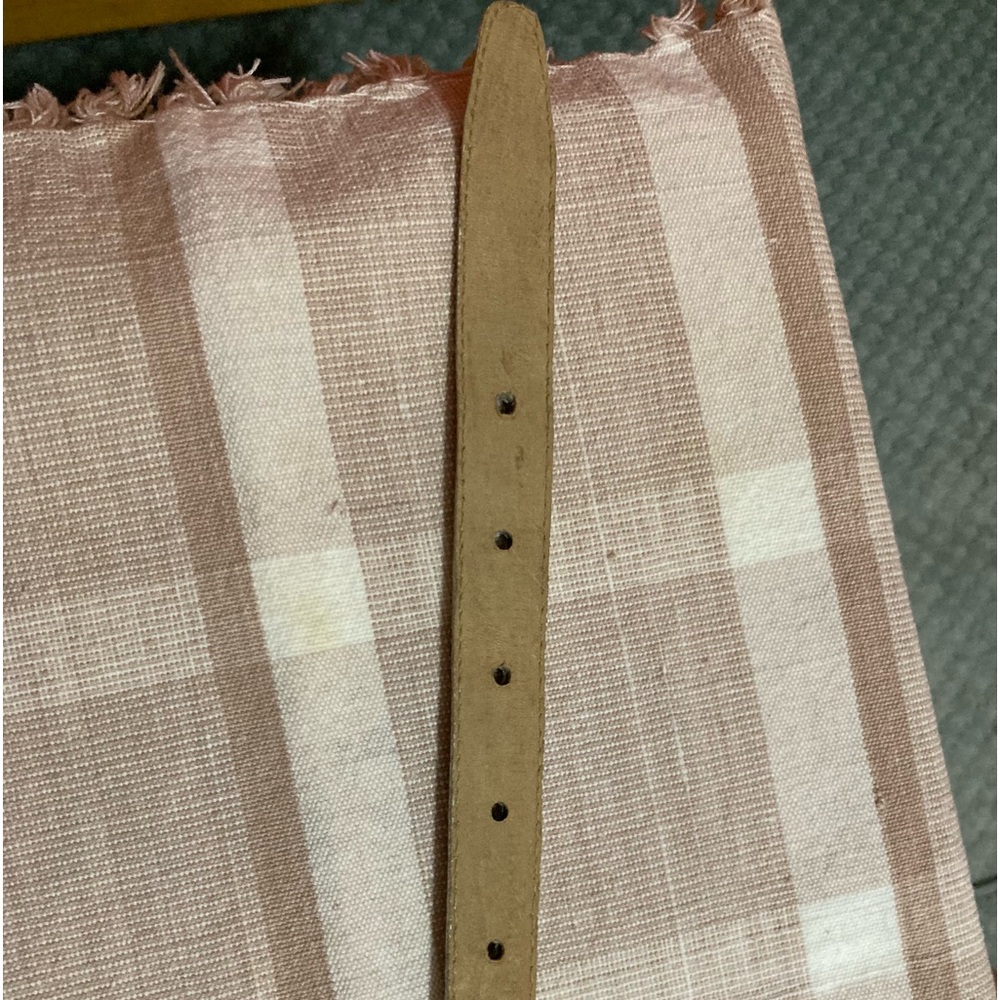 Beacon Hill Skinny White Leather Belt w Gold Buckle Sz L. USED; Good Condition - Picture 6 of 8